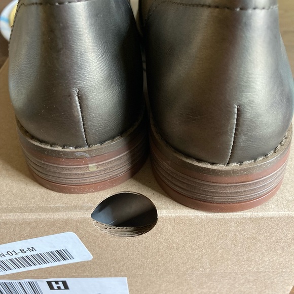Clarks Camzin Step Shooties. All leather slip on - Picture 4 of 8
